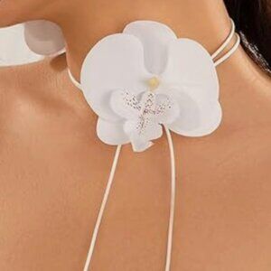 ZARA Flower Pendant Choker Necklace